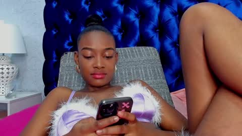 Snapshot of dalilaqueenthe1 chatting on December 2024 12:23:01 PM Dalila online show from December 2024 12:23:01 PM