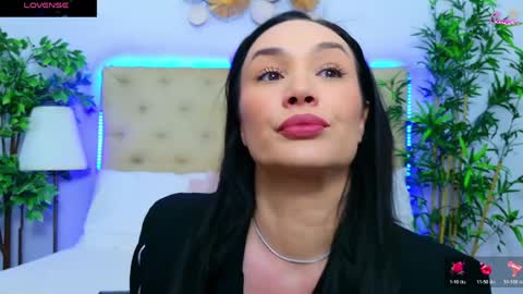 daliyaa_ online show from April 2026 12:03:01 PM