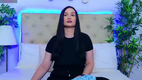 daliyaa_ online show from June 2026 12:04:02 PM