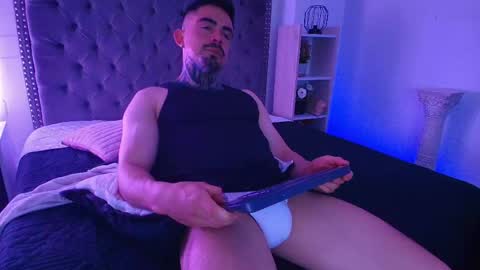Dallas whitee online show from May 2026 08:03:01 PM