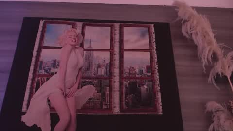         online show from December 2025 05:03:02 AM