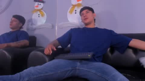 Snapshot of damian23_ chatting on January 2025 02:38:02 AM DAMIAN online show from January 2025 02:38:02 AM