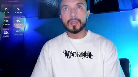 Snapshot of damian_knight_ chatting on September 2025 07:41:02 PM Damian online show from September 2025 07:41:02 PM