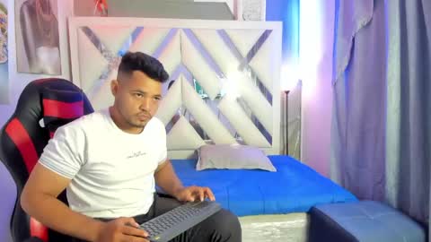 DAMIAN LUX online show from May 2026 01:27:02 PM