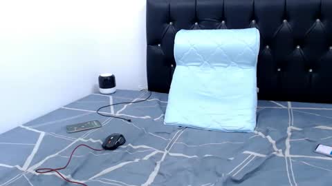Snapshot of damian_redhot chatting on January 2025 11:33:01 AM D A M I A N online show from January 2025 11:33:01 AM