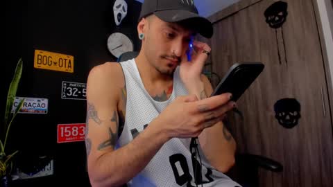 Snapshot of damiancox chatting on December 2024 06:02:02 PM Daamiancox online show from December 2024 06:02:02 PM