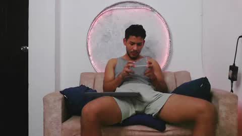instagram damiannreed. online show from June 2026 11:03:01 PM