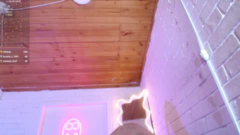 Snapshot of damii_tay chatting on January 2025 10:01:01 AM Damii online show from January 2025 10:01:01 AM