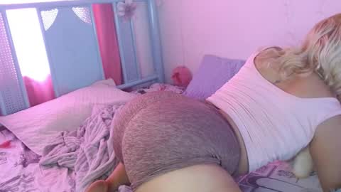 Snapshot of damn_milaa chatting on January 2026 06:11:02 PM damn_milaa online show from January 2026 06:11:02 PM