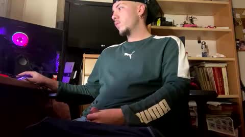 Snapshot of damncore chatting on November 2025 11:15:01 PM damncore online show from November 2025 11:15:01 PM