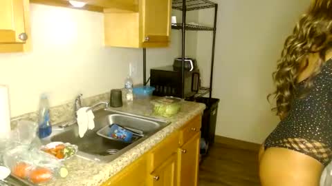 Snapshot of damnnova1 chatting on November 2025 06:19:02 PM Nova online show from November 2025 06:19:02 PM