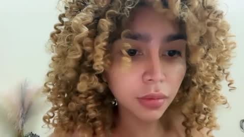 Snapshot of damnperfectxx chatting on February 2026 02:23:01 AM damnperfectxx online show from February 2026 02:23:01 AM