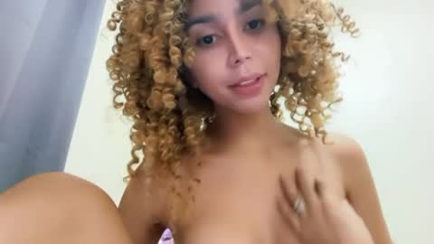 Snapshot of damnperfectxx chatting on February 2026 03:48:01 AM damnperfectxx online show from February 2026 03:48:01 AM