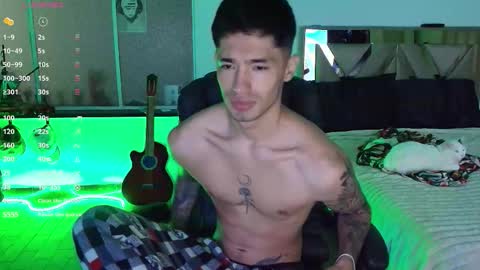 Snapshot of damon_333 chatting on November 2025 03:50:02 AM Damon online show from November 2025 03:50:02 AM