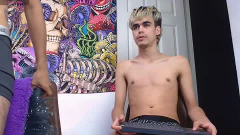 Snapshot of damoncolbi chatting on January 2025 11:44:02 PM damoncolbi online show from January 2025 11:44:02 PM