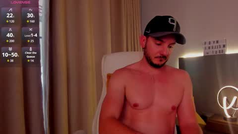 Snapshot of damonsantos chatting on November 2025 07:39:02 PM D A M O N online show from November 2025 07:39:02 PM