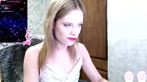 Snapshot of dana_smilex chatting on September 2025 05:49:01 PM Dana SmileX online show from September 2025 05:49:01 PM