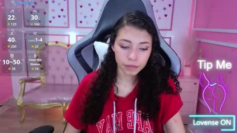 Snapshot of danatella_a chatting on December 2025 08:04:01 PM Danatella online show from December 2025 08:04:01 PM