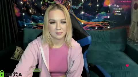 dances_queen online show from January 2026 08:17:01 AM