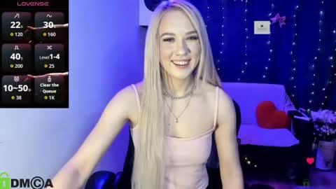 dances_queen online show from June 2026 07:07:01 AM