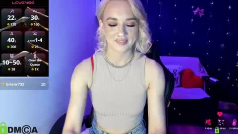dances_queen online show from June 2026 07:22:02 AM