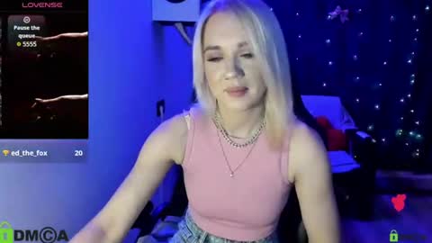 dances_queen online show from June 2026 07:05:02 AM
