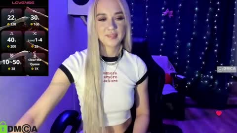 dances_queen online show from June 2026 07:06:01 AM