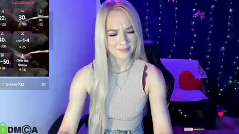 dances_queen online show from June 2026 07:07:01 AM