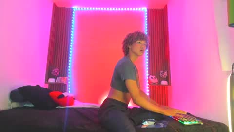 Dandy wolf online show from February 2025 01:41:01 AM