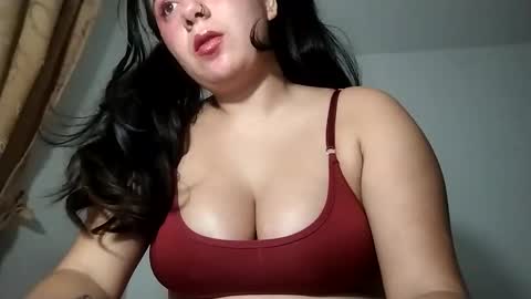 Snapshot of dani2414 chatting on December 2024 05:04:01 AM Annie Marie online show from December 2024 05:04:01 AM