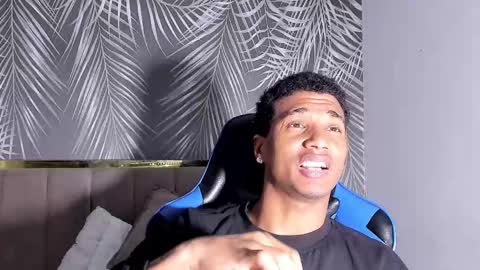 Snapshot of dani_dick_ chatting on September 2025 09:28:02 PM Daniel online show from September 2025 09:28:02 PM