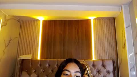 dania_b_ online show from October 2025 03:10:02 AM