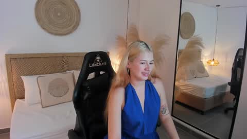 Snapshot of daniand_ chatting on September 2025 11:59:01 AM D A N I A online show from September 2025 11:59:01 AM