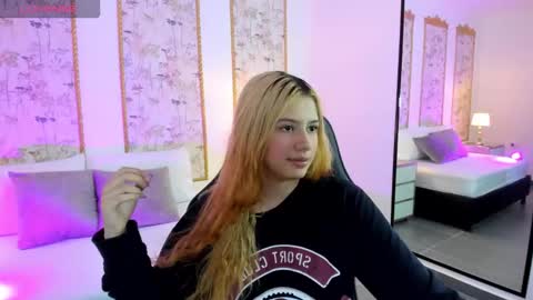 Snapshot of daniand_ chatting on November 2025 02:02:02 AM D A N I A online show from November 2025 02:02:02 AM