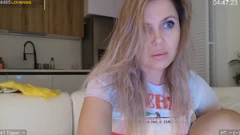 daniangel_web online show from June 2026 06:46:02 PM