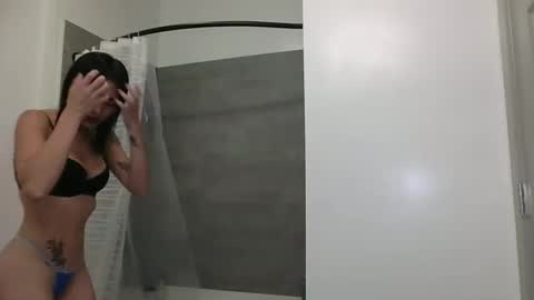 danidivina777 online show from October 2025 05:10:02 PM