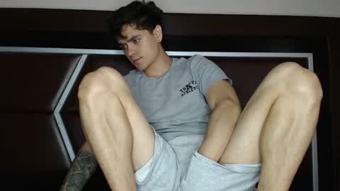 daniel_collins07 online show from October 2025 05:58:02 PM