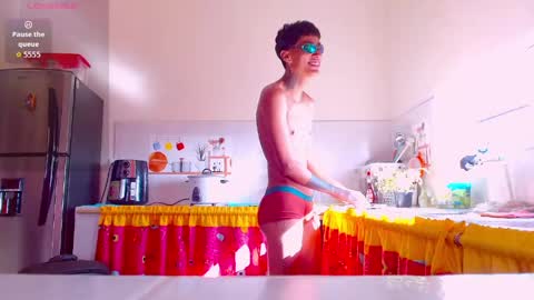 daniel_deluxx online show from May 2026 01:18:02 PM