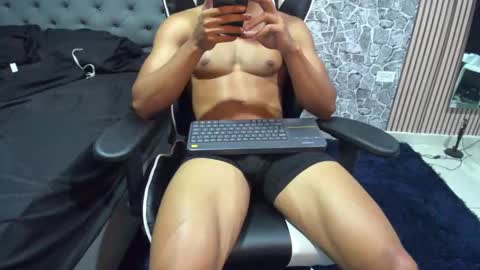 Snapshot of daniel_leconte chatting on October 2025 07:42:02 AM daniel_leconte online show from October 2025 07:42:02 AM