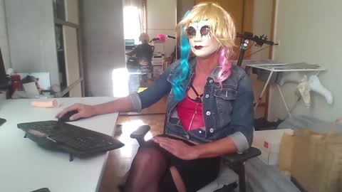 newcumer online show from December 2024 01:06:01 PM