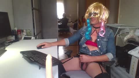 newcumer online show from January 2025 12:15:02 PM