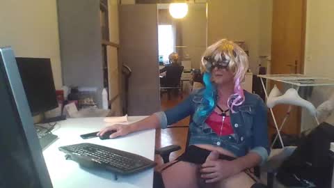 newcumer online show from February 2025 07:13:01 AM