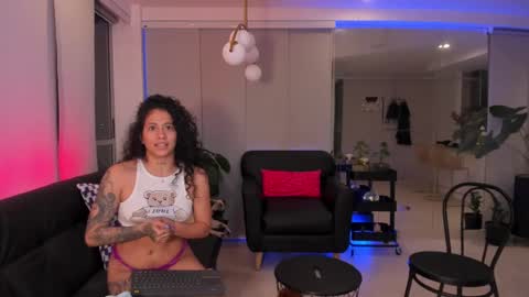 Snapshot of daniela_arenas chatting on February 2025 02:58:02 AM daniela_arenas online show from February 2025 02:58:02 AM