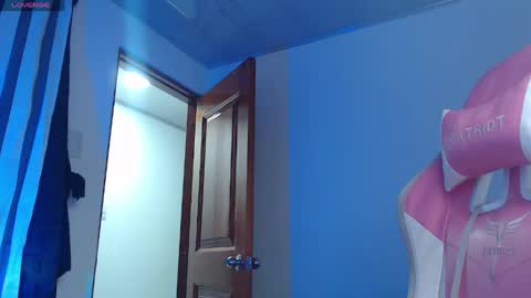 Snapshot of daniela_cute22 chatting on April 2026 02:21:01 AM DANIELA online show from April 2026 02:21:01 AM