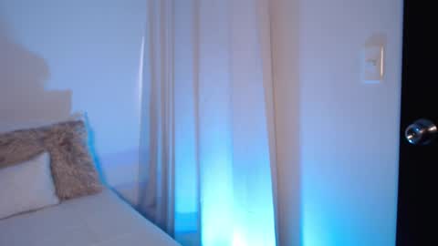 Lucia online show from October 2025 08:39:02 PM