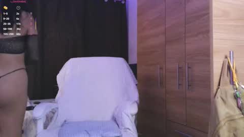 Snapshot of daniela_zs chatting on November 2025 03:17:01 AM daniela_zs online show from November 2025 03:17:01 AM