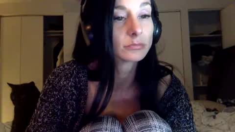 daniellbisous online show from November 2025 07:30:02 AM