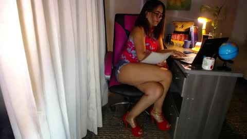 Angie online show from May 2026 07:52:01 PM