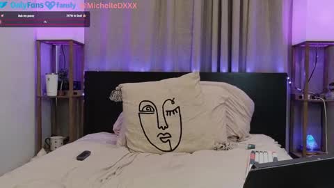 daniellemxxx online show from October 2025 06:03:01 PM