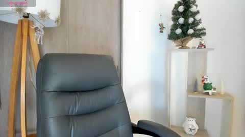 Danielle Rose online show from November 2025 10:58:02 PM